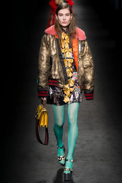 Look 45